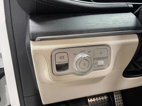 Used 2026 Mercedes-Benz GLS 450 4MATIC image 19