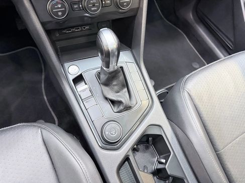Used 2019 Volkswagen Tiguan SE image 23