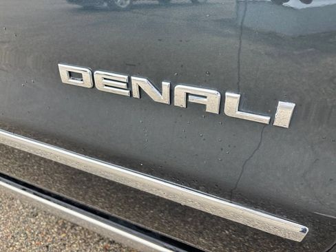 Used 2017 GMC Sierra 1500 Denali w/ Denali Ultimate Package AWD/4WD image 11