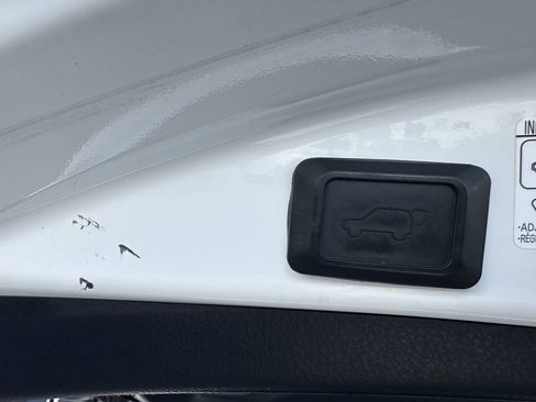 Used 2017 Toyota RAV4 XLE FWD image 19