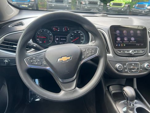 Used 2024 Chevrolet Malibu LS FWD image 28