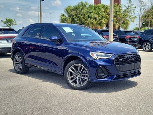 Certified 2025 Audi Q3 2.0T Premium w/ Convenience Package AWD/4WD image 32