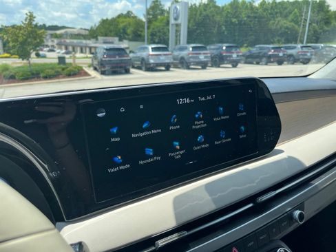 Used 2024 Hyundai Palisade Limited FWD image 27