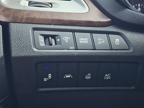 Used 2017 Hyundai Santa Fe Limited image 22