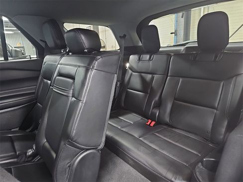 Used 2023 Ford Explorer XLT w/ Equipment Group 202A image 14