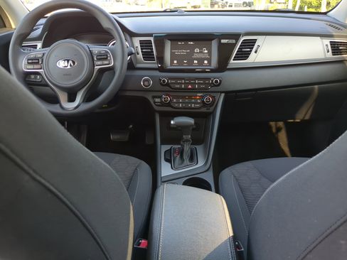 Certified 2019 Kia Niro LX image 14