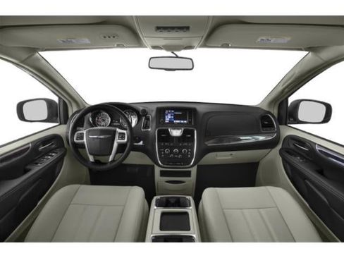 Used 2015 Chrysler Town & Country Touring FWD image 8