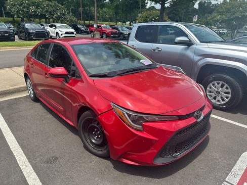 Used 2020 Toyota Corolla LE FWD image 4
