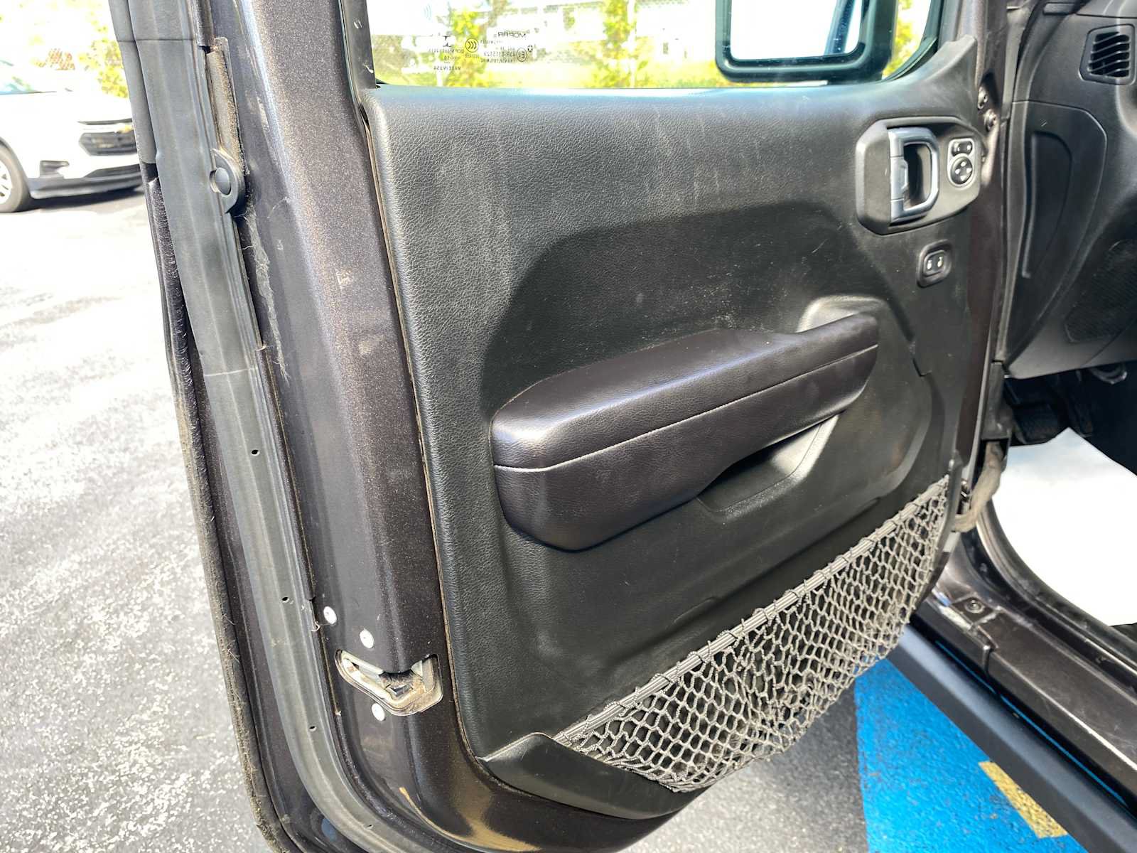 Used 2018 Jeep Wrangler Unlimited Sport S AWD/4WD image 31
