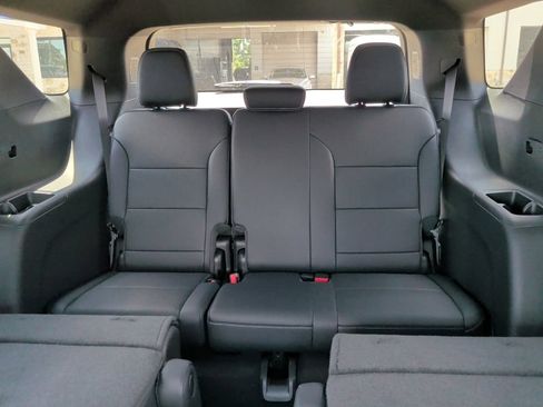 New 2026 Chevrolet Traverse LT w/ Midnight/Sport Edition FWD image 39