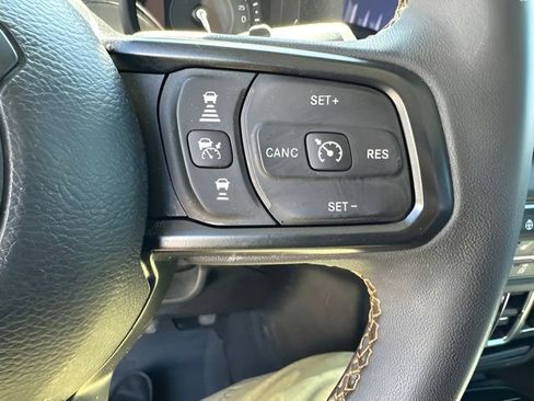 Used 2024 Jeep Wrangler Unlimited AWD/4WD image 19