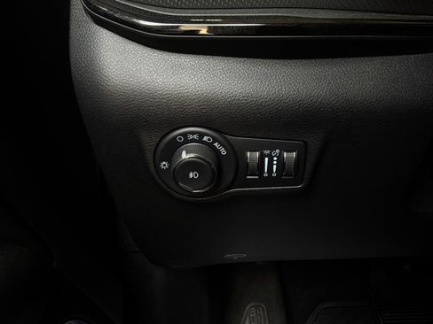 Used 2025 Jeep Compass Trailhawk AWD/4WD image 21