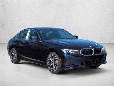 New 2026 BMW 330i xDrive Sedan w/ Premium Package AWD/4WD image 7