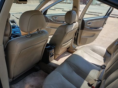 Used 2000 Nissan Maxima GLE image 11
