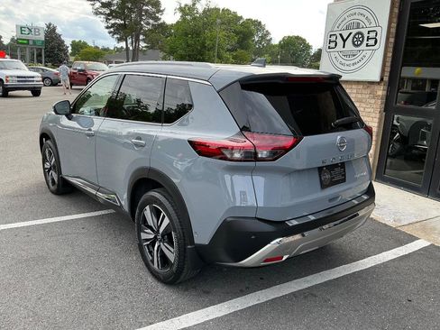 Used 2023 Nissan Rogue Platinum w/ Platinum Premium Package FWD image 3