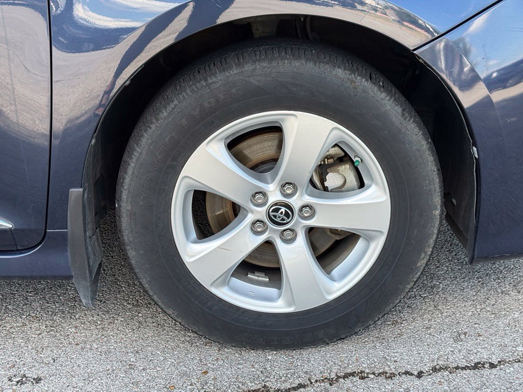 Used 2018 Toyota Sienna LE FWD image 46