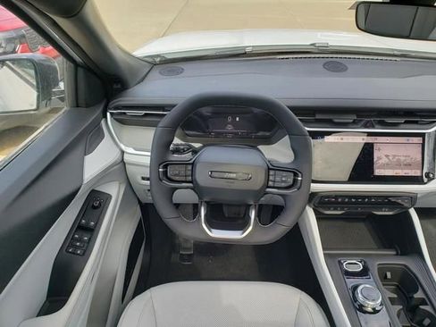 New 2026 Jeep Cherokee Limited image 9