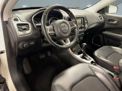 Used 2018 Jeep Compass Latitude w/ Cold Weather Group image 4