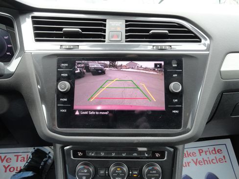 Used 2021 Volkswagen Tiguan SEL image 16