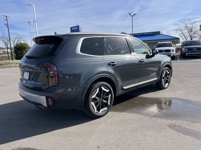 Used 2024 Kia Telluride EX