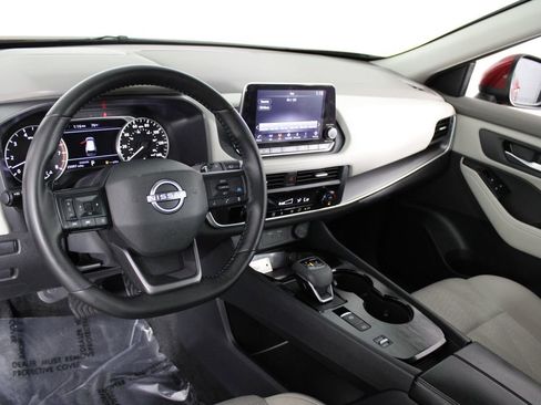 Certified 2025 Nissan Rogue SV image 19