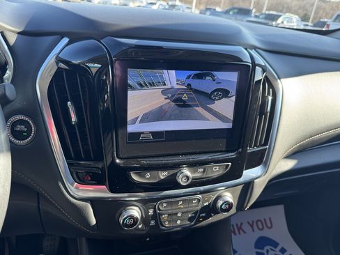 Used 2021 Chevrolet Traverse LT image 19