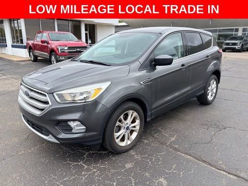 Used 2017 Ford Escape SE FWD image 1