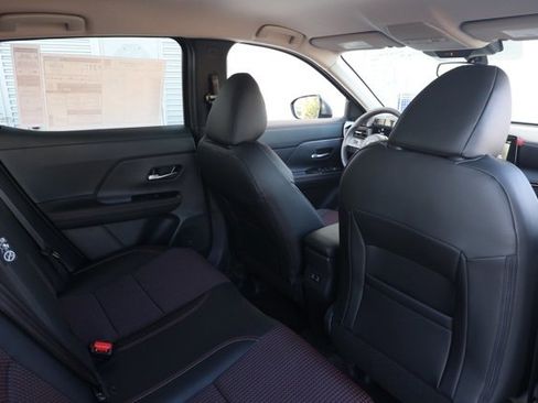 New 2025 Nissan Kicks SR image 17