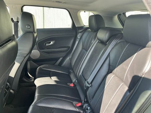Used 2018 Land Rover Range Rover Evoque SE image 23