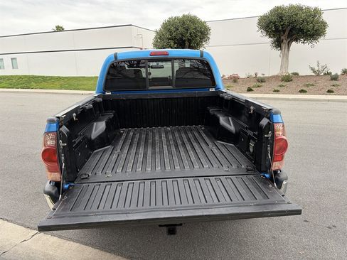 Used 2005 Toyota Tacoma PreRunner image 6