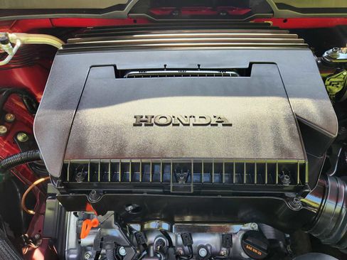 Used 2025 Honda Pilot Touring image 32