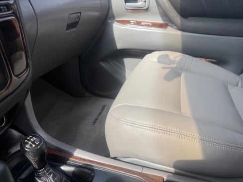 Used 2002 Toyota Land Cruiser image 45