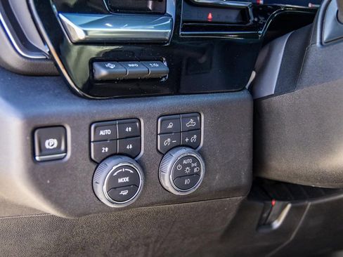 Used 2025 Chevrolet Silverado 3500 High Country w/ High Country Premium Package AWD/4WD image 38
