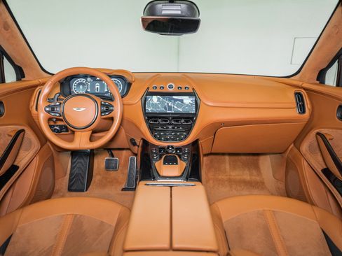 Used 2023 Aston Martin DBX 707 image 24