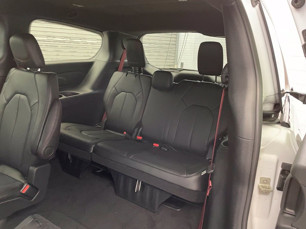 New 2027 Chrysler Pacifica Select FWD image 18