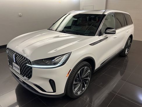New 2026 Lincoln Aviator Reserve image 3