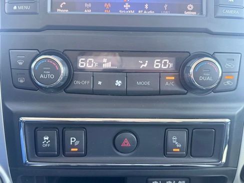 Used 2019 Nissan Titan SV w/ SV Convenience Package AWD/4WD image 15