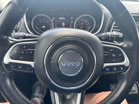 Used 2019 Jeep Compass Latitude FWD image 35