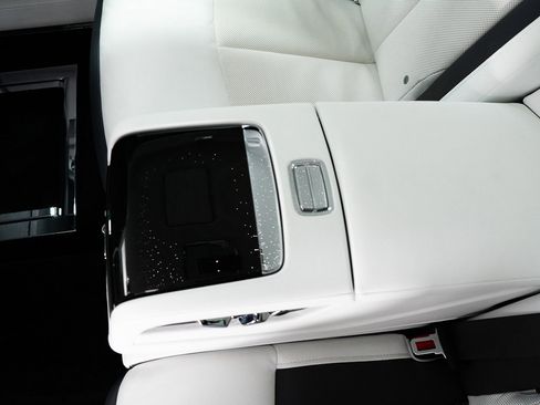 Certified 2023 Rolls-Royce Phantom Sedan image 28