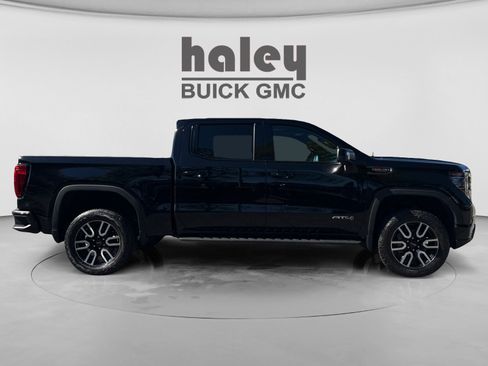 Used 2022 GMC Sierra 1500 AT4 w/ AT4 Premium Package AWD/4WD image 6