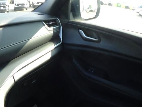 Used 2023 Jeep Grand Cherokee L Laredo image 33