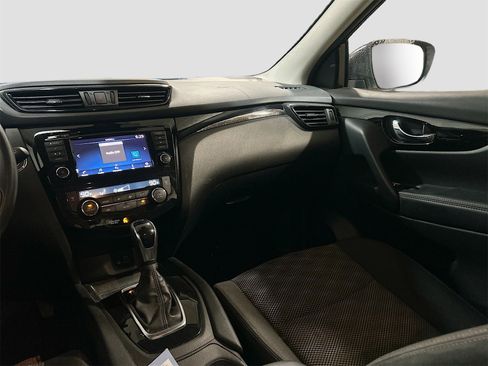 Used 2020 Nissan Rogue Sport SV image 22