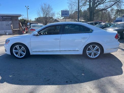 Used 2012 Volkswagen Passat TDI SEL Premium image 8