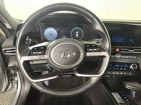 Used 2023 Hyundai Elantra SEL w/ Convenience Package FWD image 15