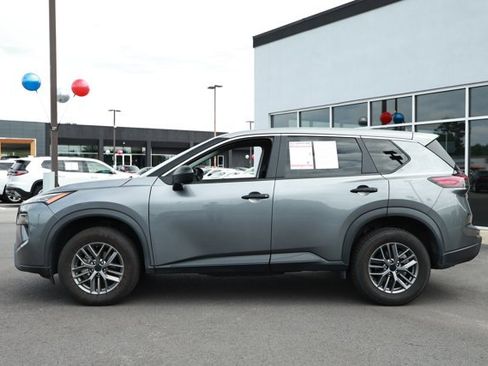 Used 2024 Nissan Rogue S AWD/4WD image 9