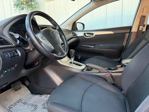 Used 2013 Nissan Sentra SR w/ Premium Pkg FWD image 11