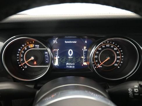 Used 2022 Jeep Wrangler Unlimited Sahara AWD/4WD image 5