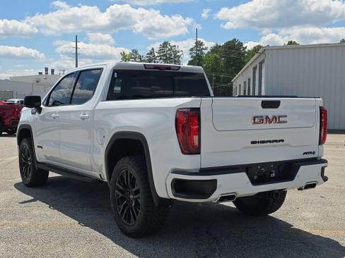 Used 2022 GMC Sierra 1500 AT4 w/ AT4 Premium Package AWD/4WD image 4