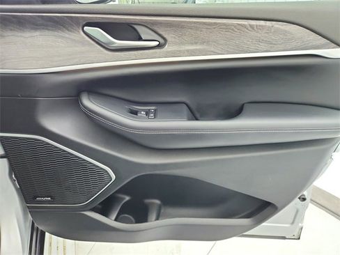 Used 2022 Jeep Grand Cherokee L Limited image 49