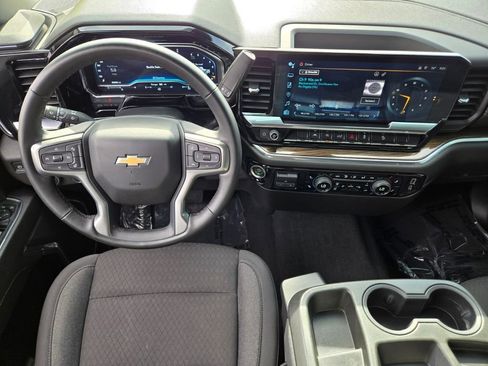Used 2024 Chevrolet Silverado 1500 LT w/ Z71 Off-Road Package AWD/4WD image 14